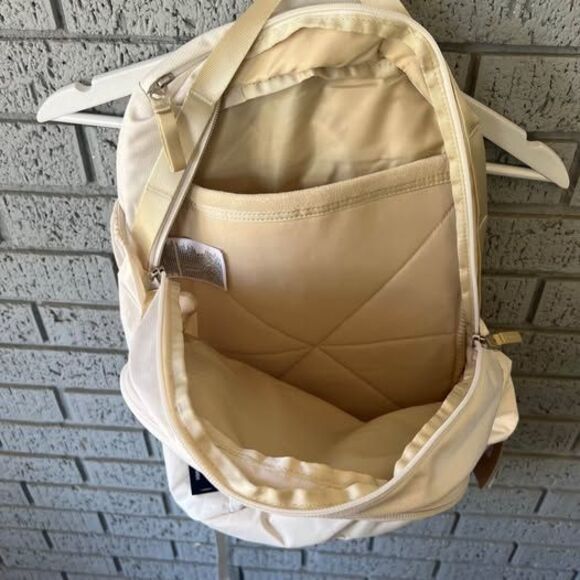 NWT North Face Isabella 3.0 Backpack - Picture 8 of 9